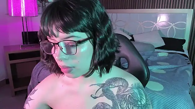 NattashaHotson online show from September 27, 4:07 am