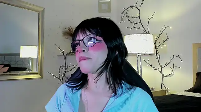 NattashaHotson online show from February 5, 4:59 am