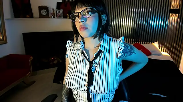 NattashaHotson online show from September 26, 4:19 am