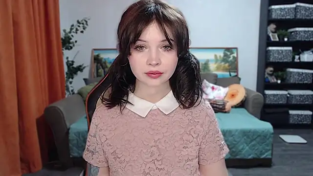 Snapshot of SYKE chatting on February 9, 3:11 am SYKE online show from February 9, 3:11 am