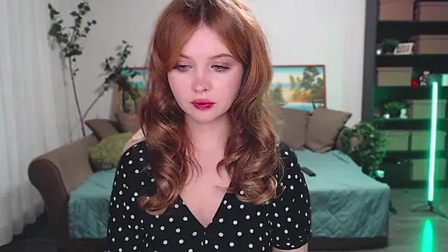 Snapshot of SYKE chatting on October 22, 3:39 am SYKE online show from October 22, 3:39 am