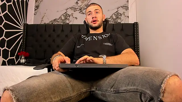 MaximusDick1  online show from May 31, 11:38 am