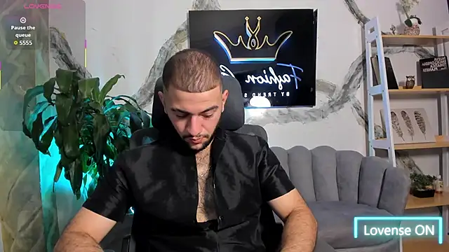 MaximusDick1  online show from January 17, 5:44 am