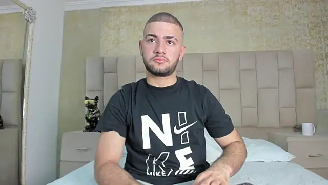 MaximusDick1  online show from October 9, 3:18 am