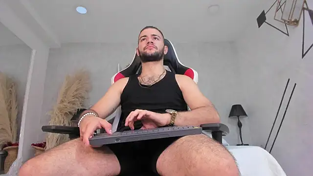 MaximusDick1  online show from May 17, 12:16 pm
