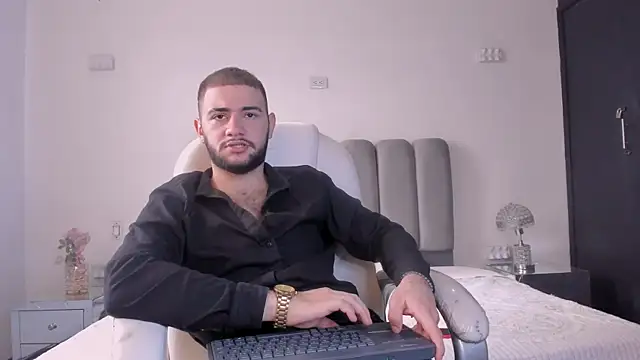 MaximusDick1  online show from February 21, 1:24 pm