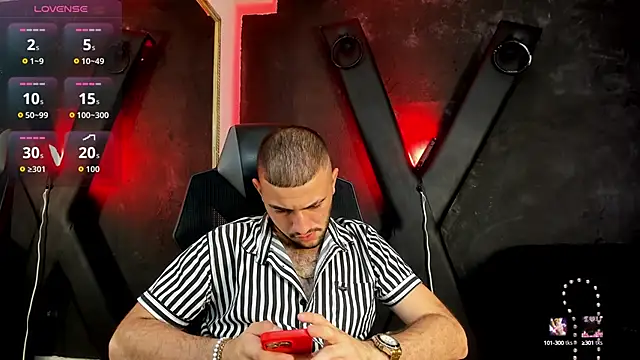 MaximusDick1  online show from September 26, 3:57 am