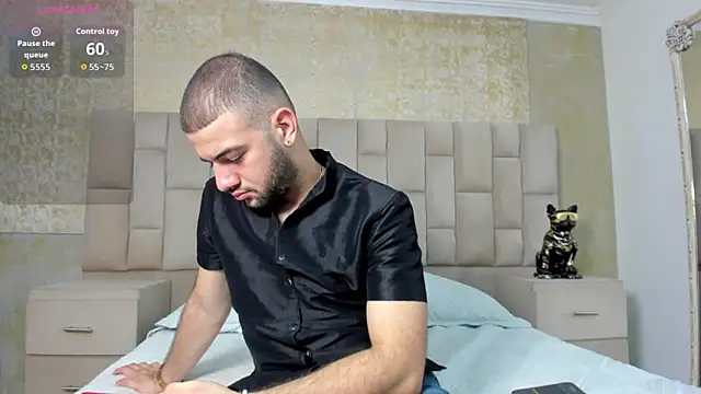 MaximusDick1  online show from October 13, 3:19 am