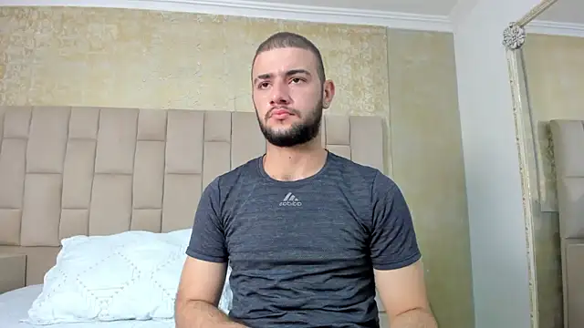 MaximusDick1  online show from October 22, 2:55 am