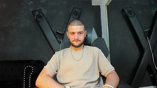 MaximusDick1  online show from September 19, 3:43 am