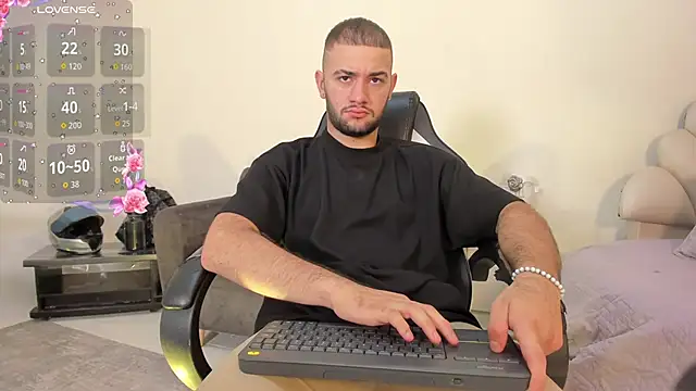 MaximusDick1  online show from June 27, 12:11 pm