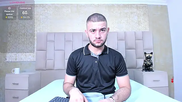 MaximusDick1  online show from October 23, 3:38 am