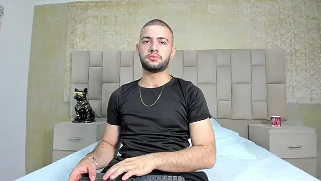 MaximusDick1  online show from November 9, 3:32 am