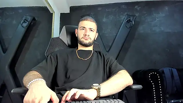 MaximusDick1  online show from October 6, 3:40 am