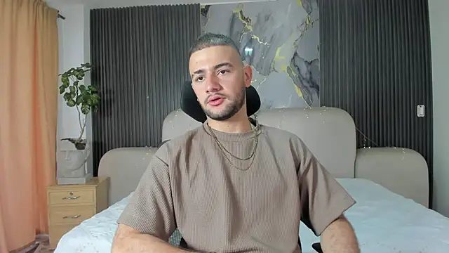 MaximusDick1  online show from May 3, 12:09 pm