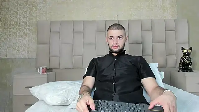 MaximusDick1  online show from October 11, 3:29 am