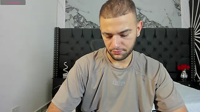 MaximusDick1  online show from May 28, 12:11 pm