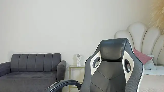 MaximusDick1  online show from June 20, 11:59 am
