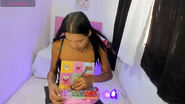 Snapshot of issa_kitty chatting on October 6, 5:24 pm issa kitty online show from October 6, 5:24 pm
