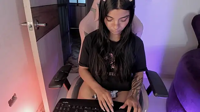 sofi soft  online show from June 19, 6:03 pm