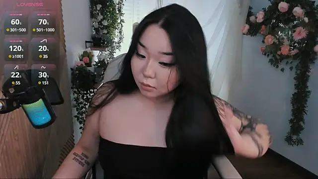 Snapshot of mei_honey_ chatting on March 13, 1:29 pm mei honey  online show from March 13, 1:29 pm