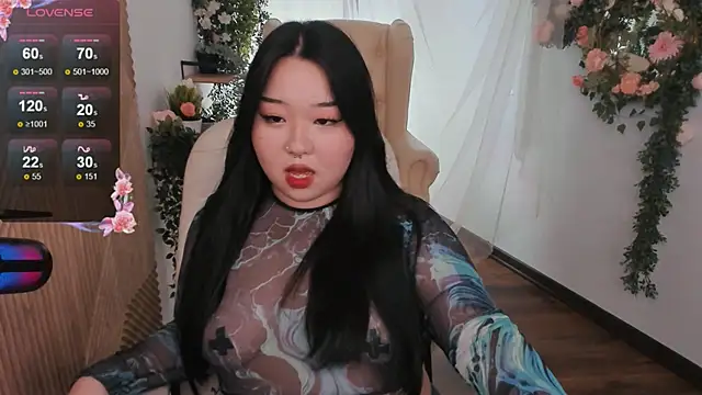 Snapshot of mei_honey_ chatting on March 5, 5:50 pm mei honey  online show from March 5, 5:50 pm