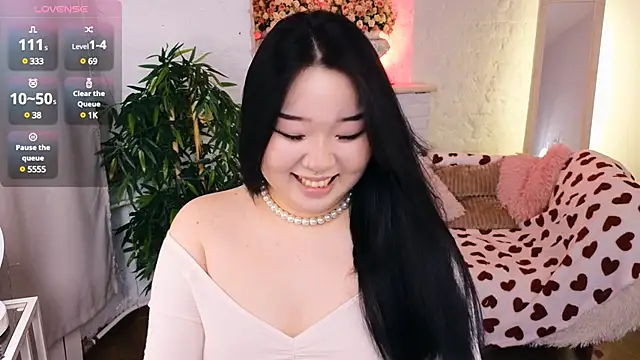 Snapshot of mei_honey_ chatting on February 28, 1:47 pm mei honey  online show from February 28, 1:47 pm