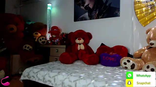 EvelynAisha online show from March 7, 7:49 pm