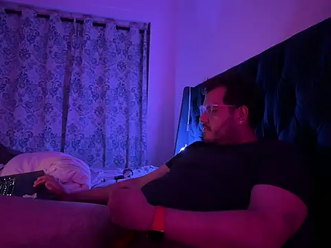 Snapshot of bearcloudcomputa chatting on March 14, 6:53 am bearcloudcomputa online show from March 14, 6:53 am