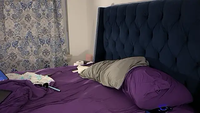 Snapshot of bearcloudcomputa chatting on February 22, 10:52 pm bearcloudcomputa online show from February 22, 10:52 pm