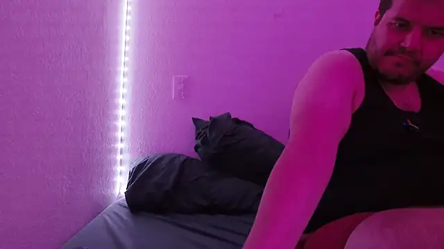 Snapshot of bearcloudcomputa chatting on October 7, 6:14 am bearcloudcomputa online show from October 7, 6:14 am