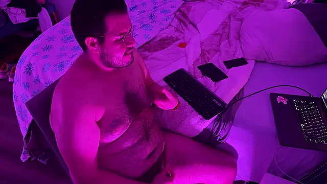 Snapshot of bearcloudcomputa chatting on March 8, 1:28 am bearcloudcomputa online show from March 8, 1:28 am