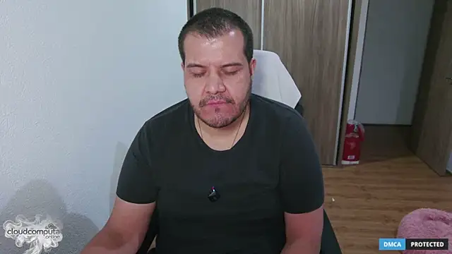 Snapshot of bearcloudcomputa chatting on November 10, 4:17 am bearcloudcomputa online show from November 10, 4:17 am