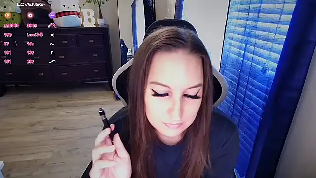 Brooklyn Bee online show from November 13, 8:13 pm