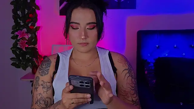 Snapshot of Pauilina chatting on June 22, 4:20 am Pauilina online show from June 22, 4:20 am
