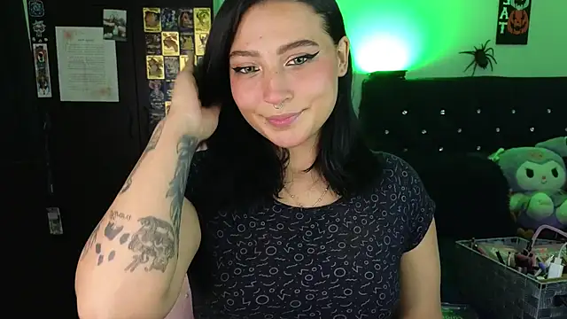 Pauilina online show from November 8, 9:18 pm