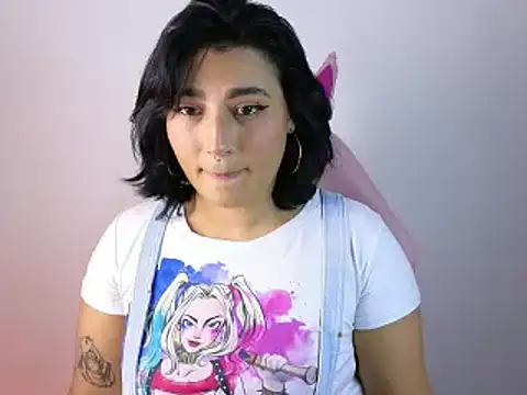 Snapshot of Pauilina chatting on January 9, 5:43 pm Pauilina online show from January 9, 5:43 pm