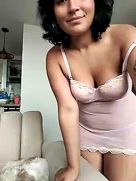 Snapshot of Pauilina chatting on January 6, 9:32 pm Pauilina online show from January 6, 9:32 pm