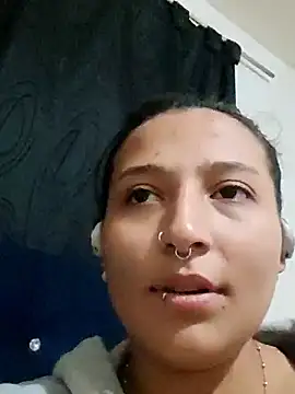 Snapshot of Pauilina chatting on July 3, 10:05 pm Pauilina online show from July 3, 10:05 pm