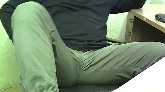 nikdov3 online show from March 5, 5:04 am