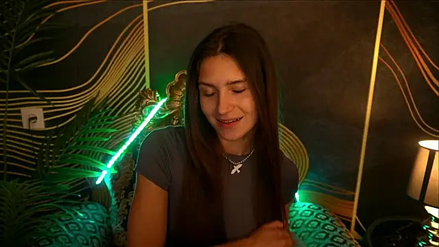Snapshot of ValeryRoyale chatting on March 18, 2:17 pm ValeryRoyale online show from March 18, 2:17 pm