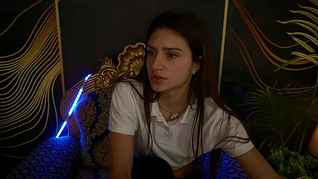 Snapshot of ValeryRoyale chatting on February 2, 9:07 am ValeryRoyale online show from February 2, 9:07 am