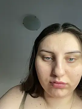 KarinaCelinne online show from February 25, 1:00 pm