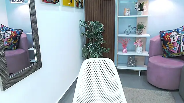 Snapshot of Dalila_Sky chatting on February 23, 1:53 pm Dalila Sky online show from February 23, 1:53 pm