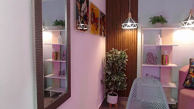 Dalila Sky online show from April 25, 6:05 pm