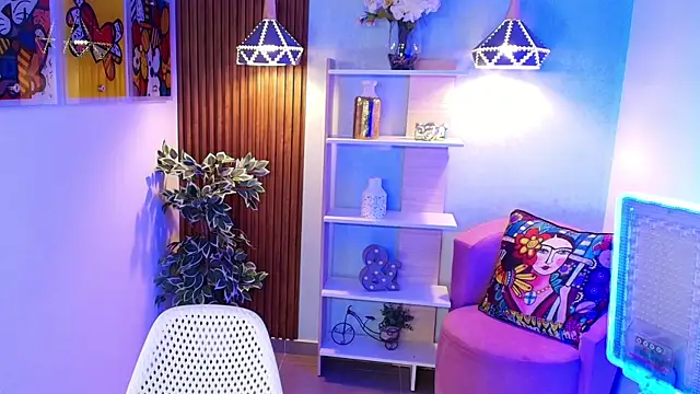 Snapshot of Dalila_Sky chatting on October 17, 6:10 pm Dalila Sky online show from October 17, 6:10 pm