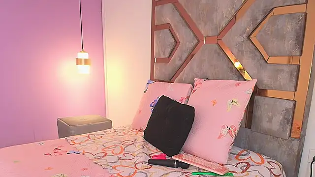 BRITHANY SPARK online show from December 19, 3:54 am