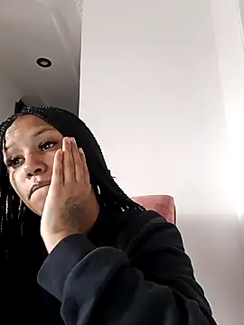 Snapshot of devi_black13_ chatting on March 4, 9:32 pm devi black13 online show from March 4, 9:32 pm