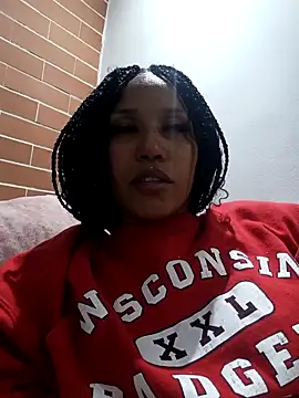 Snapshot of devi_black13_ chatting on February 22, 3:45 am devi black13 online show from February 22, 3:45 am