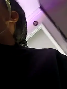 Snapshot of devi_black13_ chatting on December 10, 3:41 am devi black13 online show from December 10, 3:41 am